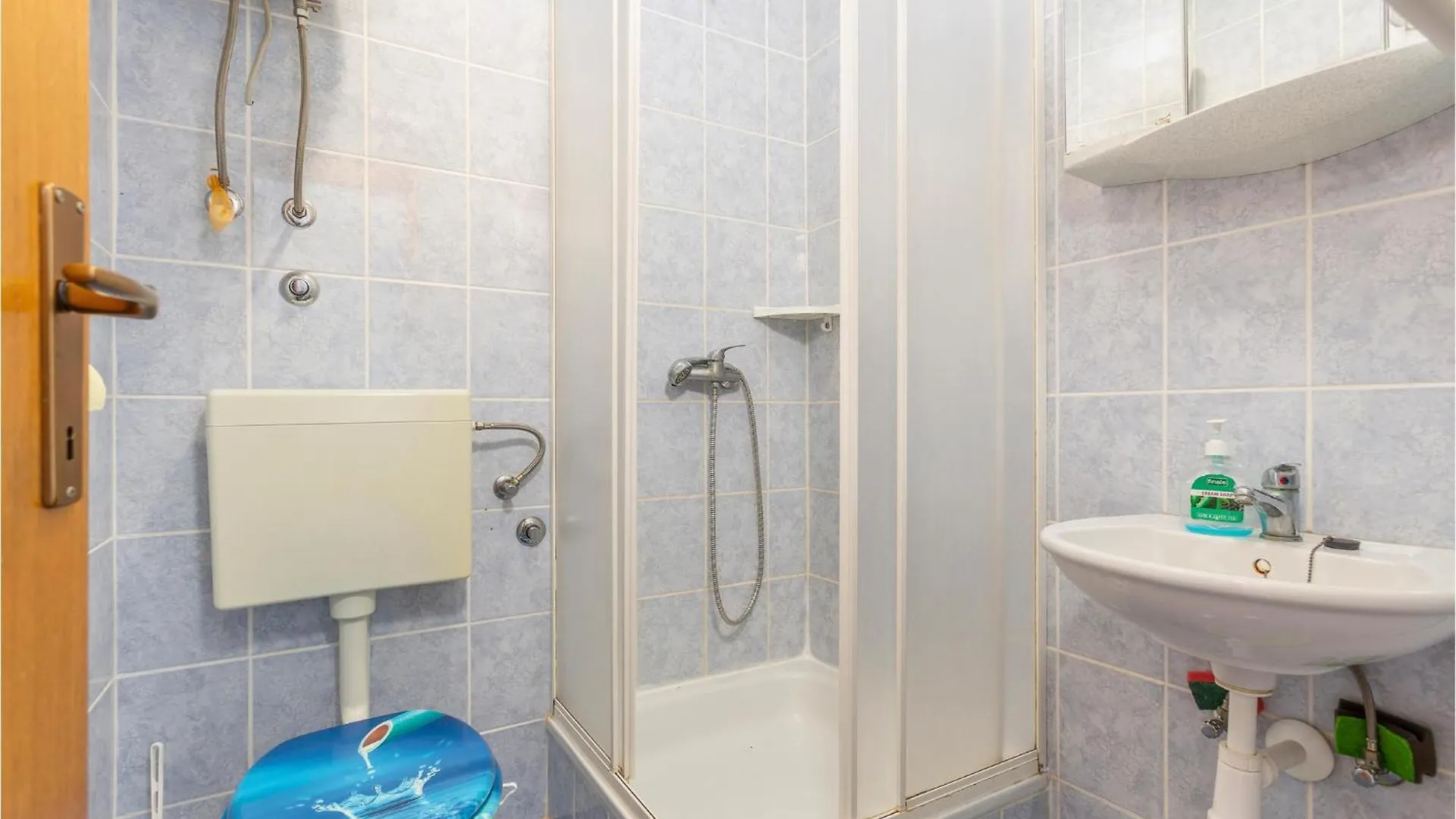 Lovely Apartment In Rasopasno With Kitchen