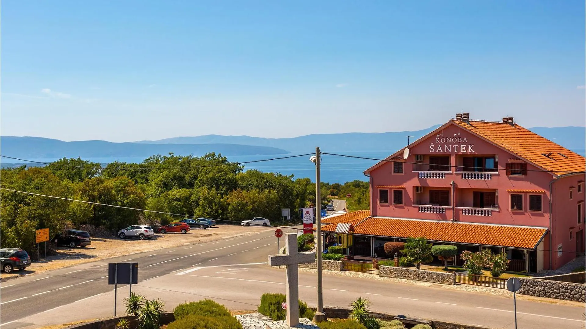 Lovely Apartment In Rasopasno With Kitchen Croatia