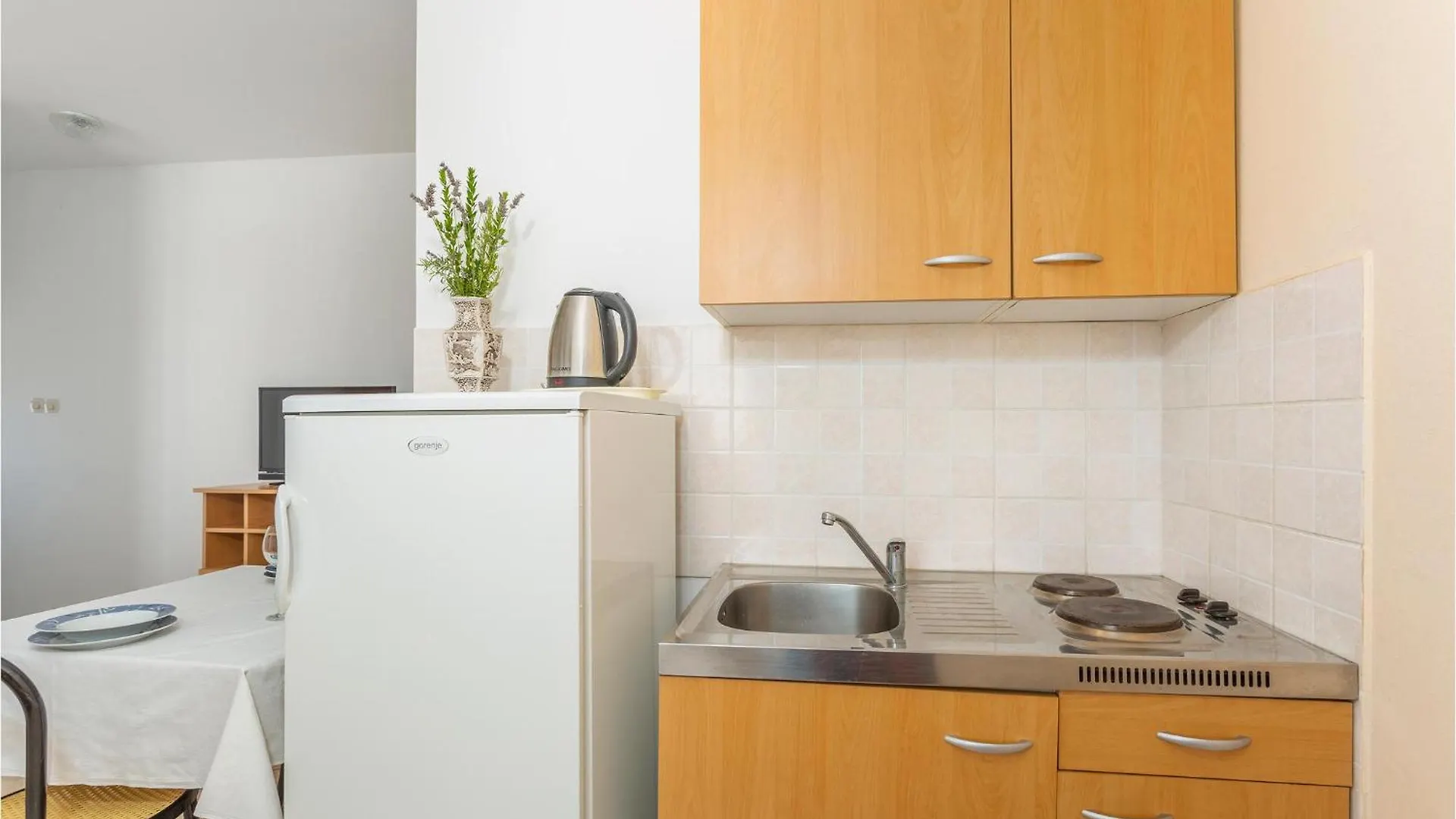 Lovely Apartment In Rasopasno With Kitchen Croatia